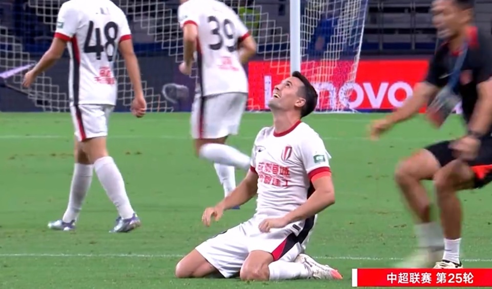 于汉超失败, 大禁区线上